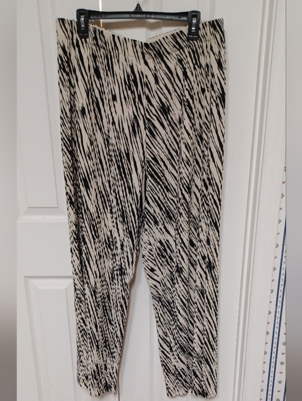 COS Black and Cream Zebra-Stripe Pleated Pants